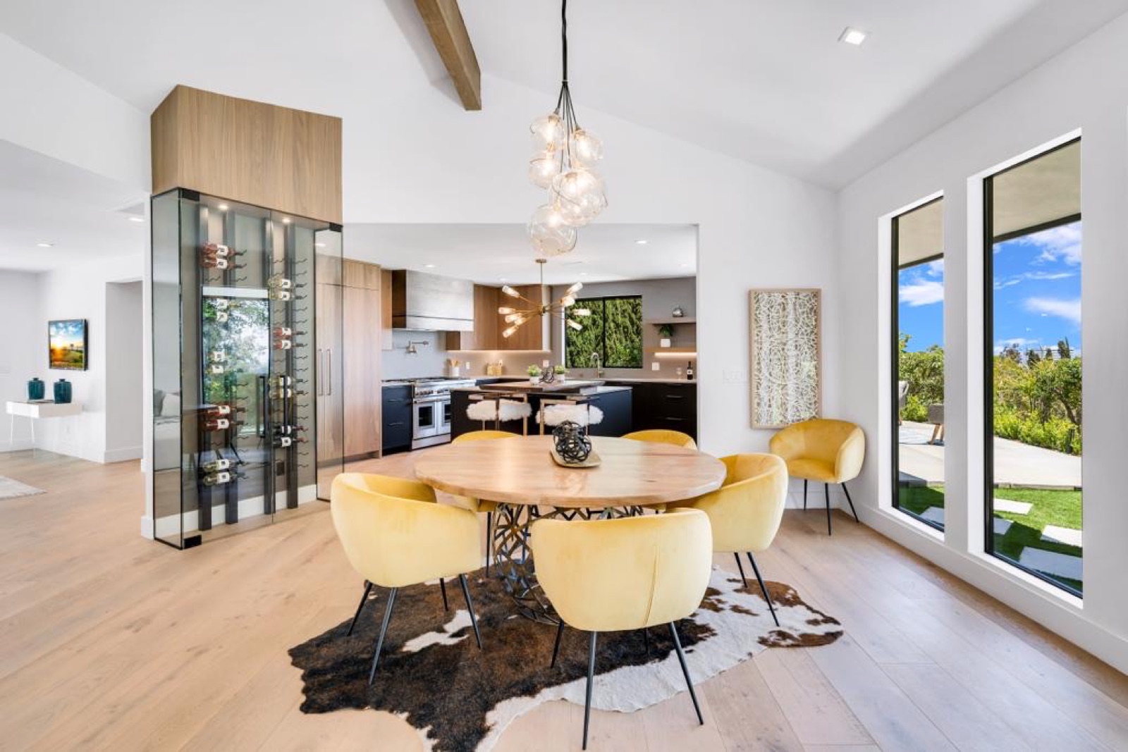 Encino: Modern Edge - photo 4